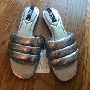 NWT Zara size 38 Crackled Silver Puffy SLIDES